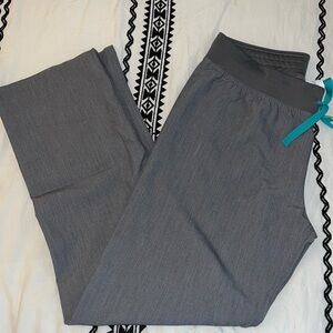 Figs Livingston Graphite scrub pant size medium. Great condition.